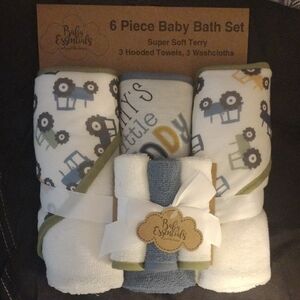 Baby Essentials Tractor Hooded Towels and Washcloths Set